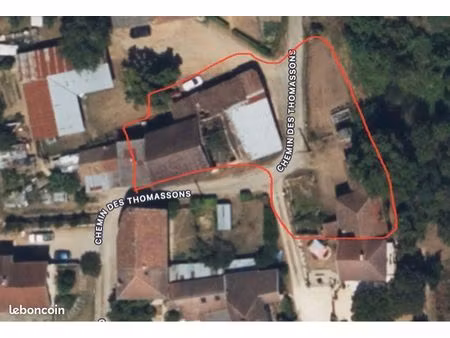 terrien et maison à bâtir