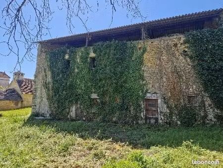 vente belle grange/séchoir pierres sur 1272 m2 a rénover totalement
