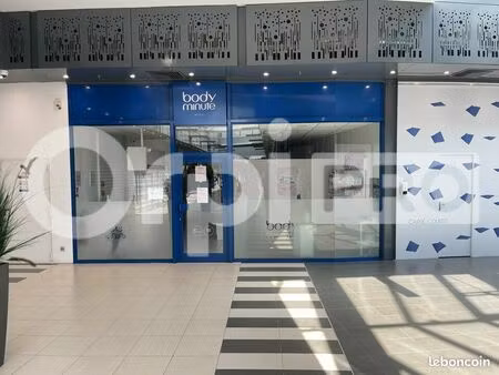 local commercial 70 m²