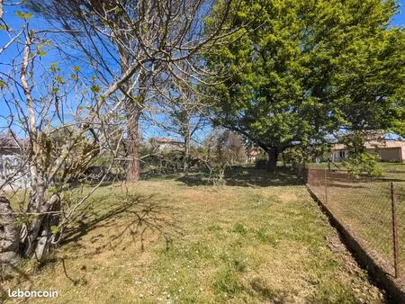 terrain 634 m² brax