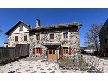 gîte 6 pièces 238 m²