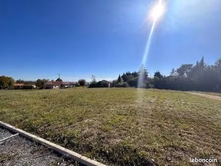 terrain 687 m² artonne