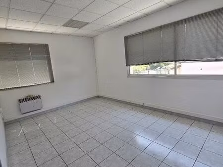 bureaux 71 m² clermont-l'hérault