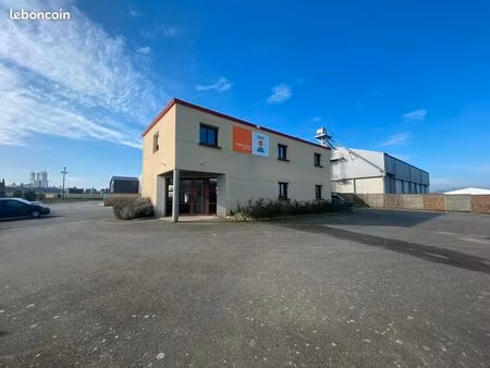 local d'activite 670 m² corps nuds