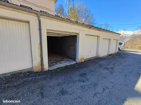 garage/box 13 m² bareges