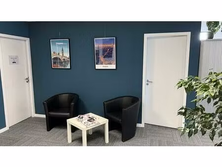 bureau fermé et équipé (1 ou 2 postes)