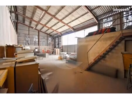 commerce services 200 m²