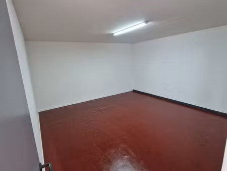 local bureau stockage 20m2