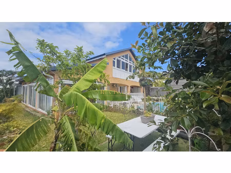 a vendre maison à étage f5/6 sur un terrain de 554 m2 à sai