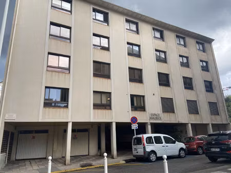 location bureau 44 m² à toulon (83000)