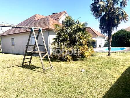 maison coup de coeur de 157m2 avec piscine  garage et grand séjour