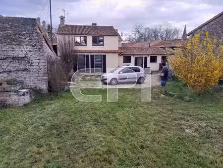 ref9091.maison atypique rénovée de 160 m2 avec terrain de 1050