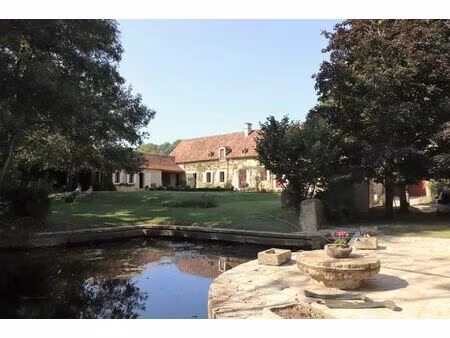 vente maison 12 pièces 400 m² saint-pierre-de-maillé (86260)