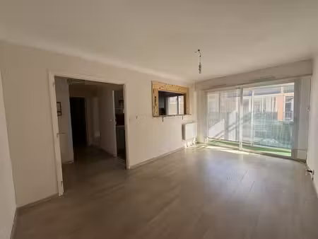 vente appartement 2 pièces 50m2 amélie-les-bains-palalda 66110 - 90500 € - surface privée
