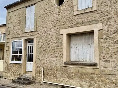 maison de village en pierre à restaurer avec jardin arrière  séchoir  garage