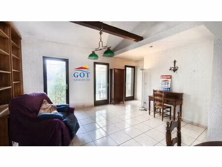 rare à cabestany : maison d'architecte 4 faces avec piscine  garage et dépendance