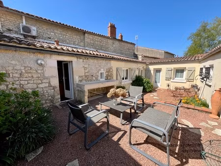 maison propriété 10 pièces-véranda à 500m de fontenay le comte