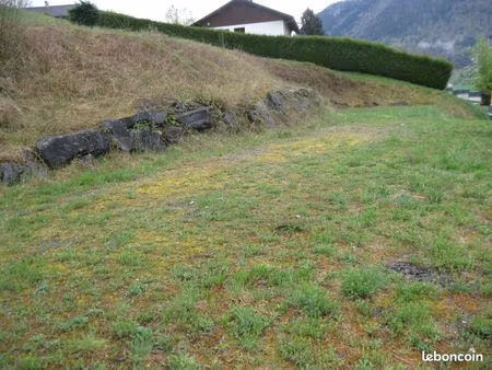 a louer plateforme de stockage +/- 400 à 500 m2