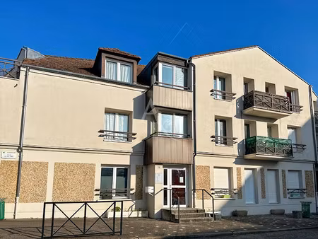 location locaux professionnels 2 pièces 46 m² à guyancourt (78280)  1 050 €