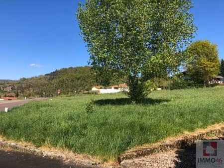 terrain constructible avec cu de 1517m²