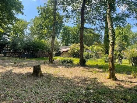 terrain à bâtir de 670 m² environ