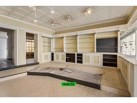 bâtiment commercial de 373 m² au centre de poperinge.