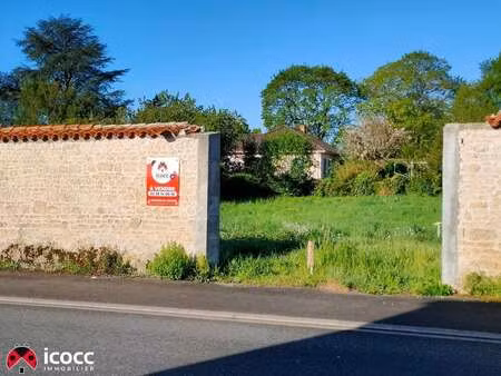 vente terrain à luçon (85400) : à vendre / 559m² luçon