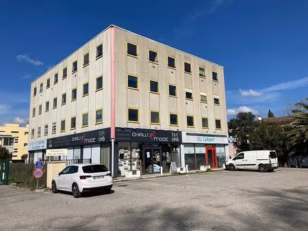 location bureau brignoles 213 m²