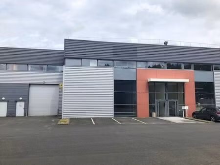 location local d'activités treillieres 530 m²