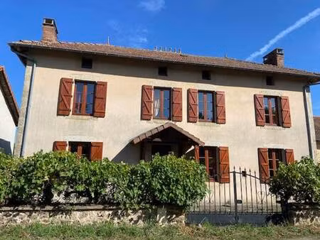 vente maison 4 pièces 138 m² rochechouart (87600)