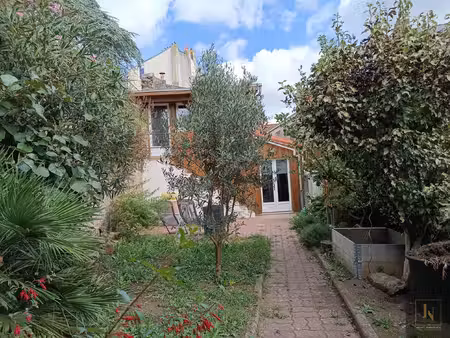 maison ville de 164 m2   4 chambres  possibilité 5  sans gar