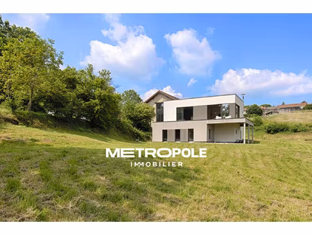 maison d'architecte contemporaine dans un environnement d'ex