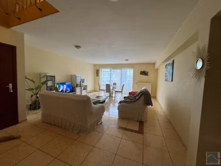 appartement triplex 3 chambres en très bon état