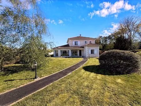 vente maison 10 pièces 318 m² neuville-de-poitou (86170)