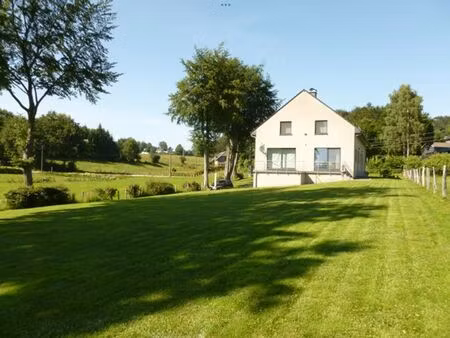 une maison jumelée à vendre dans un endroit calme  près du