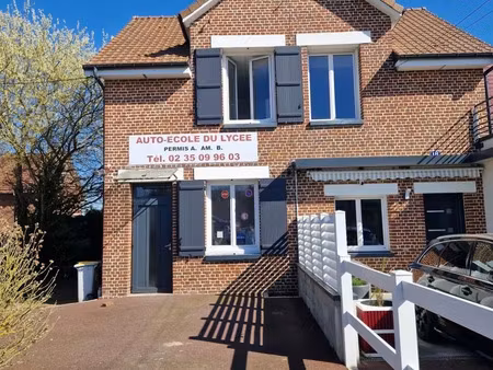 vente commerce 40 m² forges-les-eaux (76440)