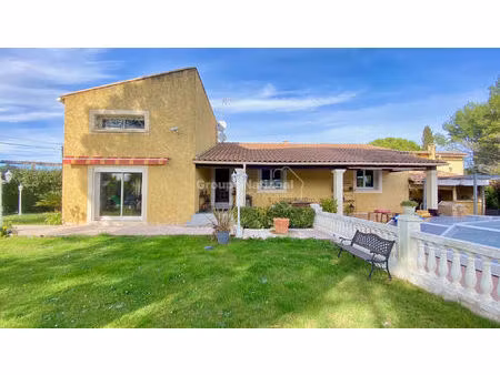 clarensac villa 8 pièces 192 11 m2 avec piscine sur 1475m2 de terrain clos arboré