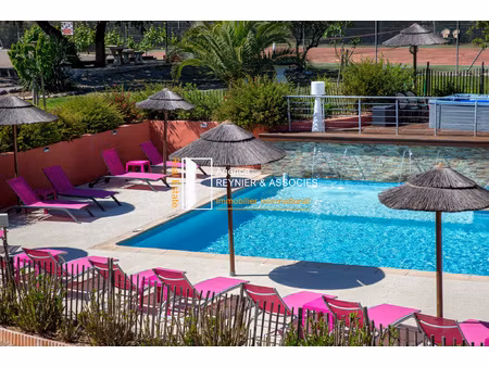 hôtel-restaurant*** avec bar licence iv (vente murs et fonds