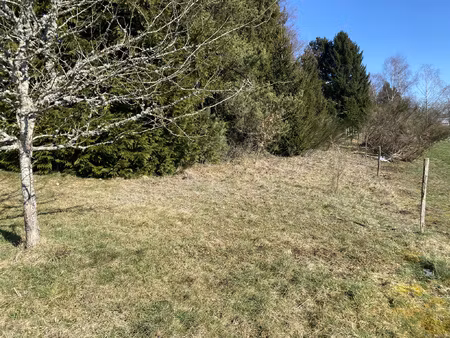 terrain plat constructible de 1800 m2