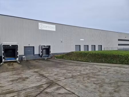 entrepôt de 2.200m²