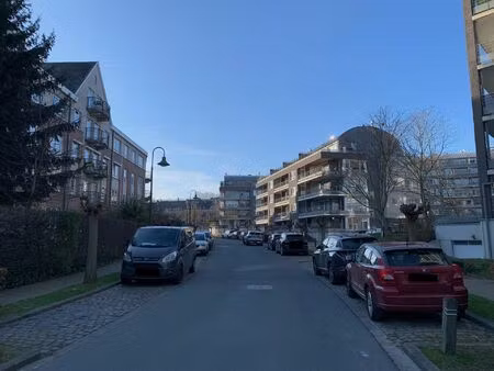 parking à louer à burgemeester etienne demunterlaan 35 jette (rbt09766)