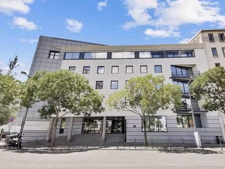 location bureau lyon 8ème (69008) 3 048 m²