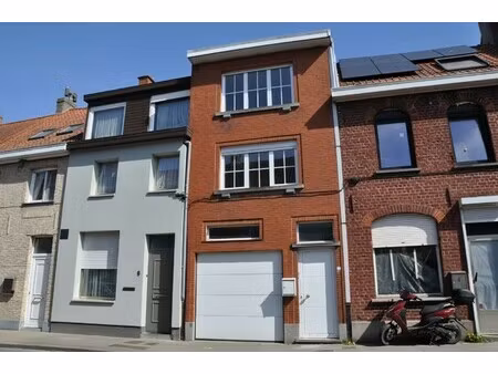 instapklare woning met 3 slaapkamers  garage  stadstuin en groot zonneterras.