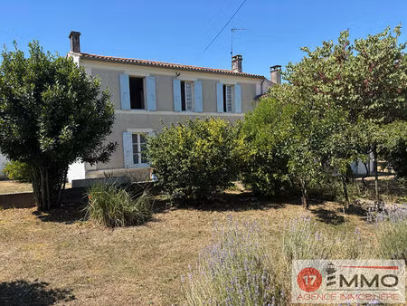 vente maison 4 pièces 134m2 bords 17430 - 239500 € - surface privée