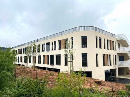 location bureau 1200 m² à meyreuil (13590)