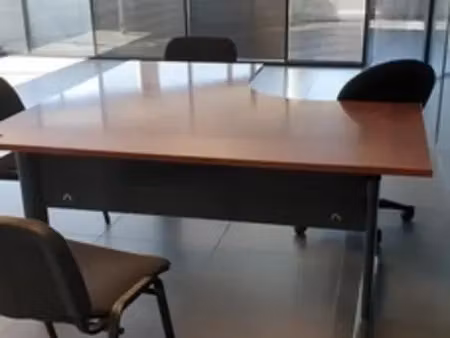 bureau à louer plus 2 places parking sortie gratuite immédiate autoroute beynost (01)