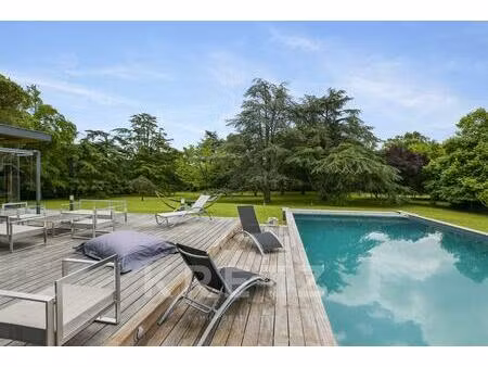 off market ! villa d'architecte sur les bords de garonne aux por