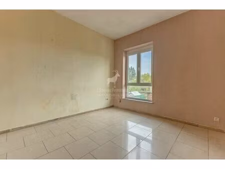 duplex à rénover à vendre à monceau-sur-sambre