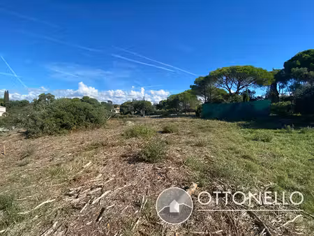 terrain constructible viabilisé roquebrune sur argens 1185 m2