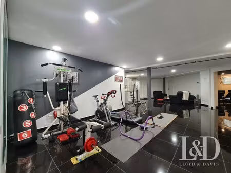 vente local commercial 12 pièces